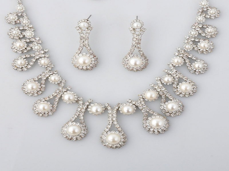 How to choose the perfect Vintage Pearl Necklace