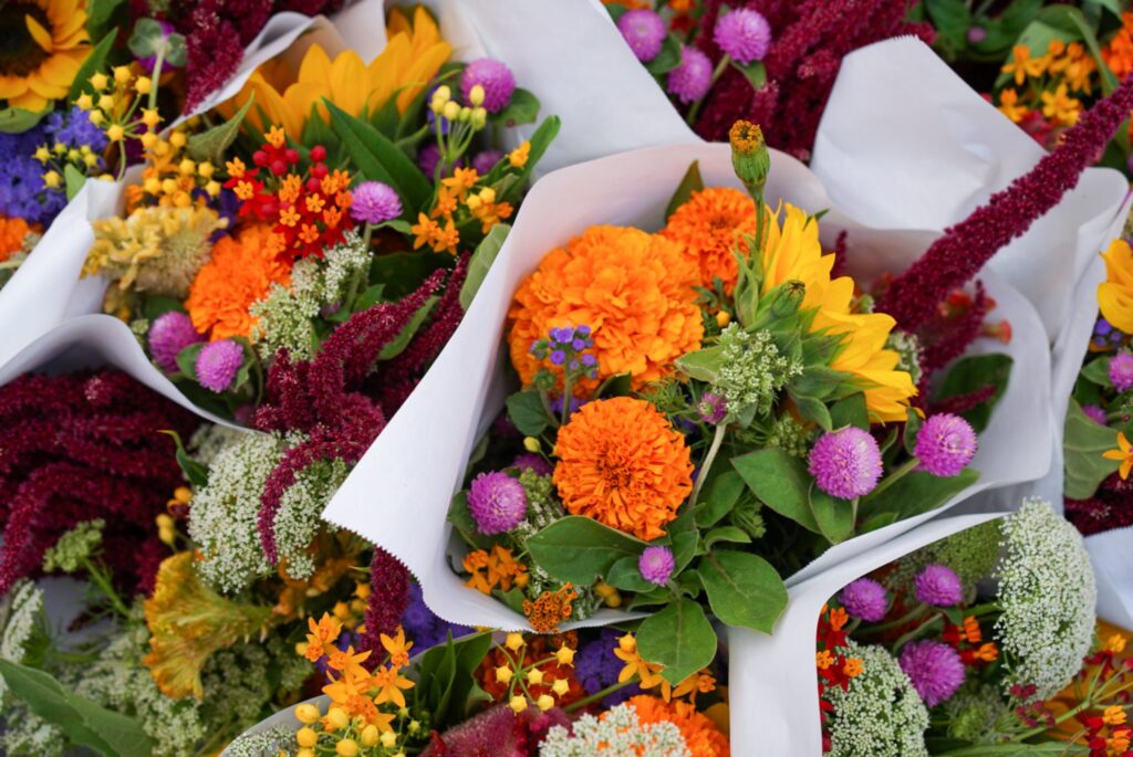How to experience the mood-enhancing benefits of flowers?